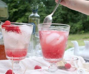 Cold-brewed Smashed Raspberry Honey Iced Tea