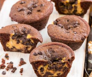 Chocolate Pumpkin Cheesecake Muffins