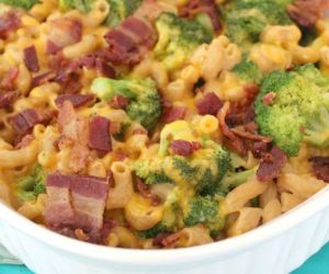 Bacon Broccoli Mac and Cheese Casserole