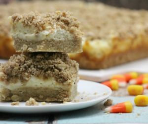 Pumpkin Crumble Cheesecake Bars