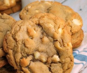 White Chocolate Macadamia Cookies