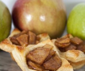Apple Pie Puff Pastry Cups