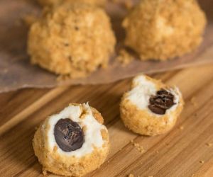 No Bake Cheesecake Bites with Chocolate Blueberries