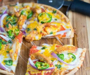 Copycat Southwest Chicken Pizza