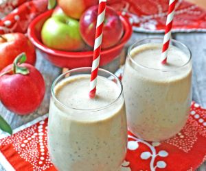 Apple Banana Chia Seed Smoothies