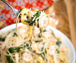 Shrimp Pasta with Pesto White Wine Sauce and Baby Kale