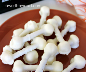 Easy Halloween Treat: Pretzel Bones