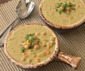 Creamy Curry Chickpea Soup