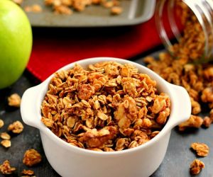 Apple Pie Granola