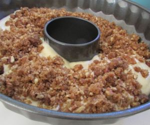 BROWN SUGAR STREUSEL COFFEE CAKE