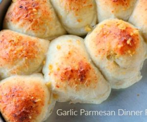 Garlic Parmesan Dinner Rolls