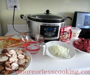 Slow Cooker Sour Cream Beef Stroganoff