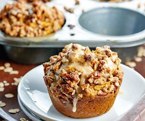 Vegan Pumpkin Muffins w/ Pecan Streusel & Maple Glaze