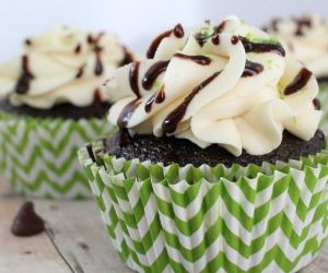 Guinness Cupcakes with Bailey's Frosting and Chocolate Drizzle