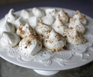 Almond Meringue Kisses