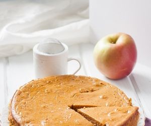 Paleo Plantain Apple Cake