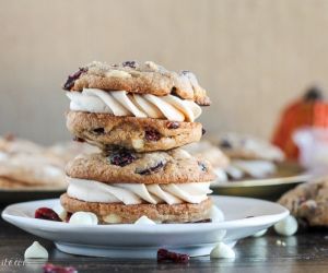 Pumpkin Spice Cookie Sandwiches with Cream Cheese Filling