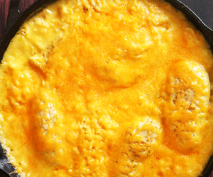 CAMPBELL’S SOUP CHEESY CHICKEN AND RICE SKILLET