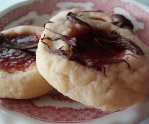 Strawberry Creme Cookies