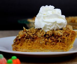 Pumpkin Pecan Streusel Pie