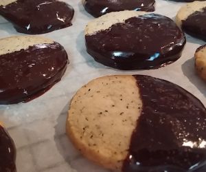 Chai Shortbread Cookies with Sea Salt