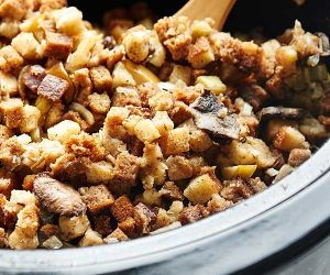 Easy Crockpot Vegetarian Stuffing