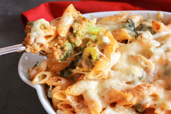 Cheesy Broccoli Pasta Bake