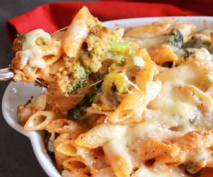 Cheesy Broccoli Pasta Bake