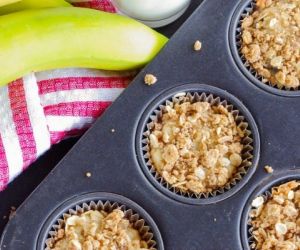 Moist Banana Muffins With A Streusel Topping