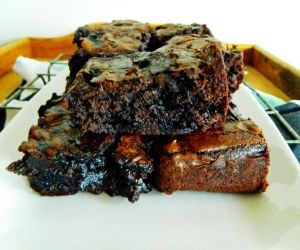 Fudgy Chocolate Blueberry Brownies