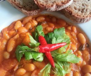 Bacon and chili peppers bean soup