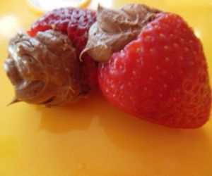 Chocolate Cheesecake Filled Strawberries