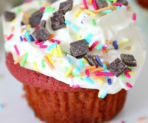 Red Velvet Cookie Cupcakes