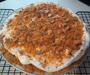 Frozen Butterfinger Pie