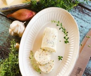 Compound Butter with Garlic, Shallots & Herbs (A Homemade Holiday Gift For The Foodie In Your Life)