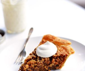 OAT and HONEY GRANOLA PIE