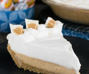 White Chocolate Peanut Butter Pudding Pie