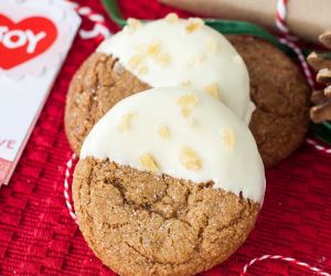 Snow Capped Gingersnaps