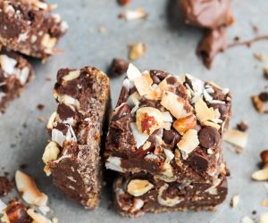 Chocolate Hazelnut Magic Bars