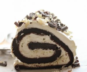 Chocolate Tiramisu Cake Roll