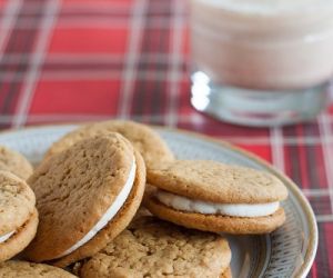 Gingerbread Eggnog Sandwich Cookies