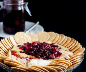 Baked Brie with Fresh Cranberries