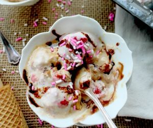 Strawberry Banana Caramel Frozen Yogurt #FoodieMamas