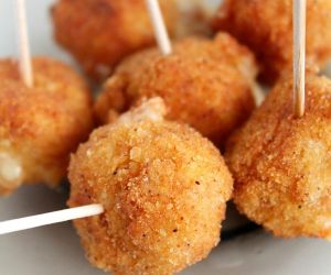 Spicy cheese balls appetizer