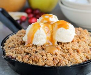 Pear Cranberry Ginger Crisp