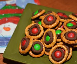 Christmas Chocolate M & M Pretzels