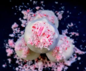 Coconut-Peppermint-Truffles ( 4 Ingredients and ready in 10 minutes)