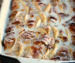 Apple Cinnamon Roll French Toast Bake