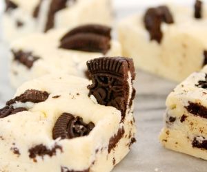 Easy Oreo Cheesecake Fudge Recipe