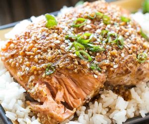 Almond Crusted Salmon with Honey Garlic Sauce